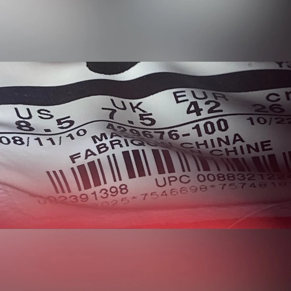 Nike LeBron 8 V/2 “Home” | 2011 OG | Men’s 8.5 / Women’s 10 | Rare Collectible - Picture 12 of 12